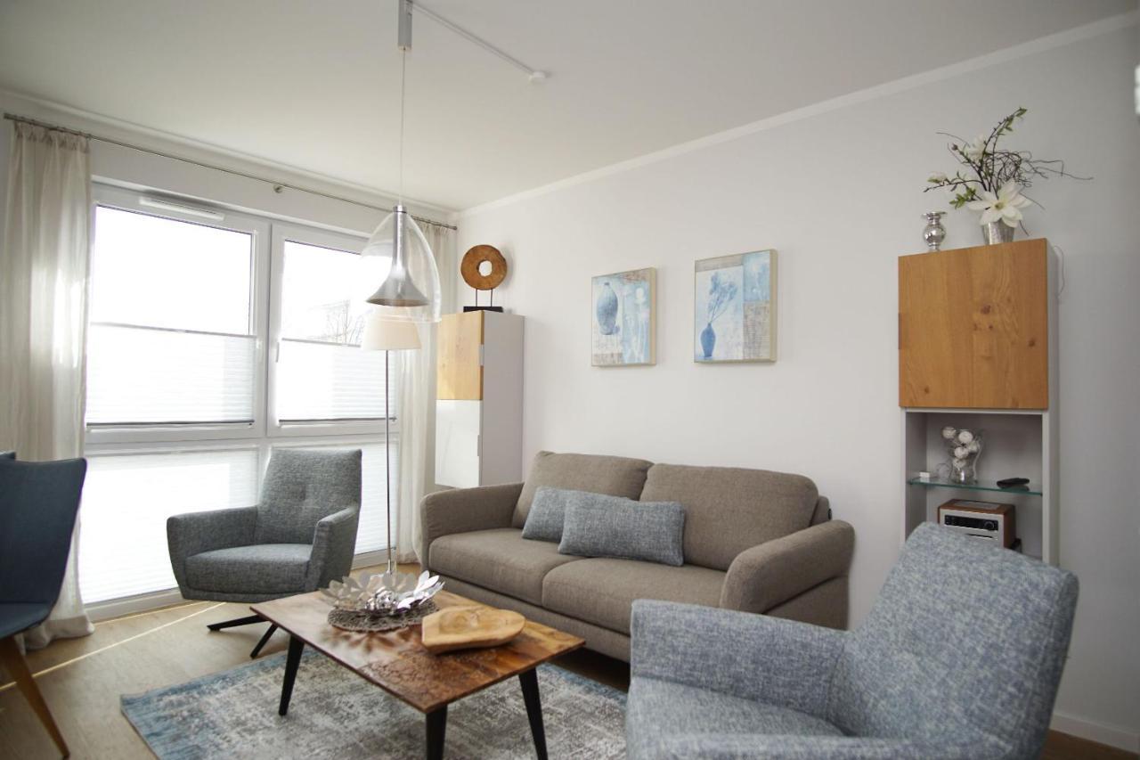Zentrale Fewo Mit Terrasse, Gratis Nutzung Vom Ahoi Erlebnisbad Und Sauna In Sellin - Villa Anni Fewo 02 奥斯特巴德·哥伦 外观 照片