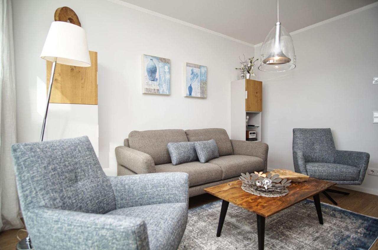 Zentrale Fewo Mit Terrasse, Gratis Nutzung Vom Ahoi Erlebnisbad Und Sauna In Sellin - Villa Anni Fewo 02 奥斯特巴德·哥伦 外观 照片