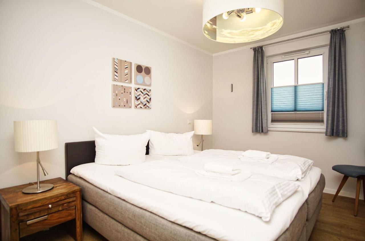 Zentrale Fewo Mit Terrasse, Gratis Nutzung Vom Ahoi Erlebnisbad Und Sauna In Sellin - Villa Anni Fewo 02 奥斯特巴德·哥伦 外观 照片